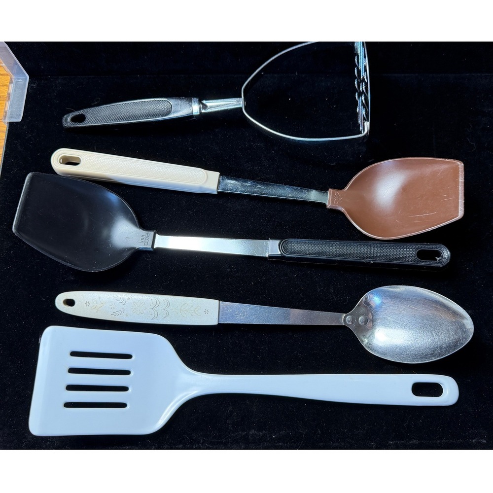 Vintage Ekco Flint Kitchen 5pc Lot: Potato Masher, Spoons, Melamine Turner